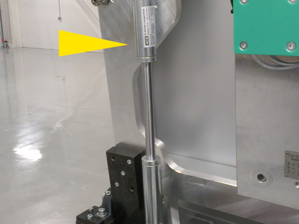 Motion support for assembly arms in the automotive industry